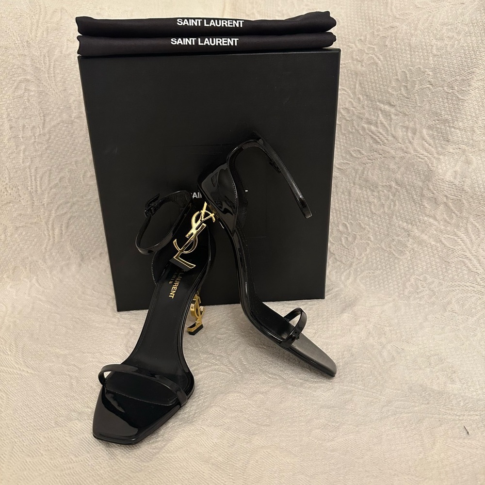 Saint Laurent Opyum Sandals in Patent Leather - Picture 10 of 10